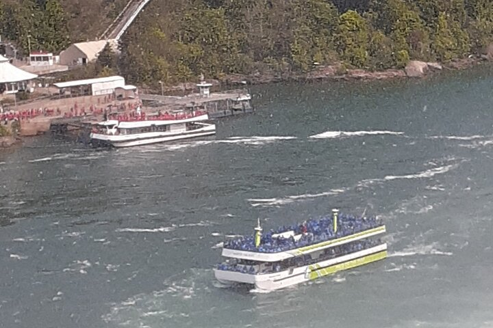 Maid of Mist and Cave of Winds Skip the ticket line Tickets - Photo 1 of 10